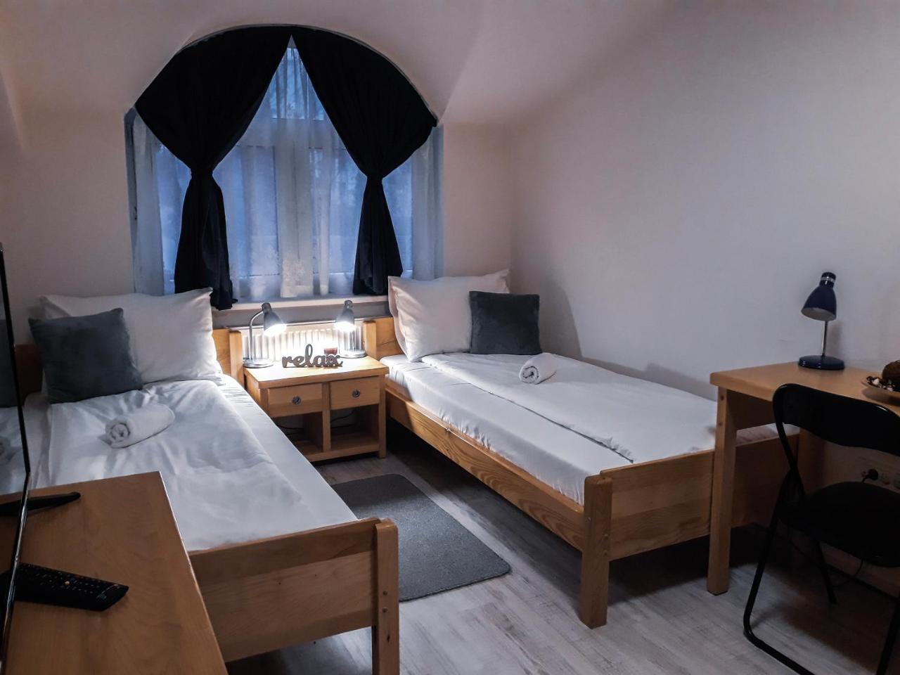 Bloom Inn Ниш Экстерьер фото